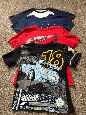 T-Shirts Boys size 10 Gap